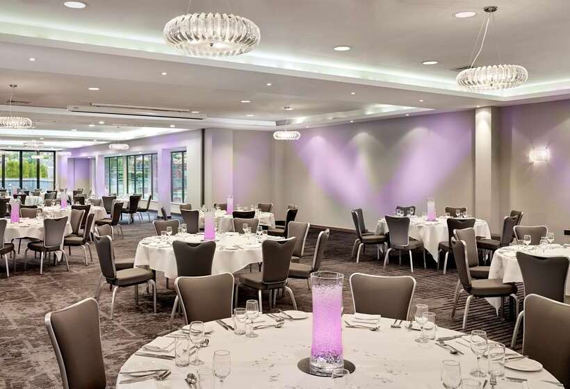 فندق Doubletree By Hilton  Lincoln