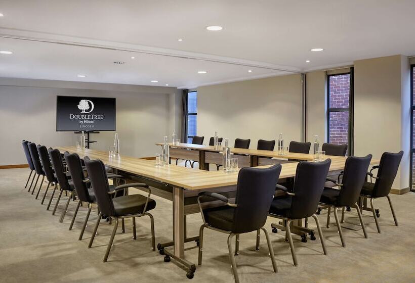 فندق Doubletree By Hilton  Lincoln