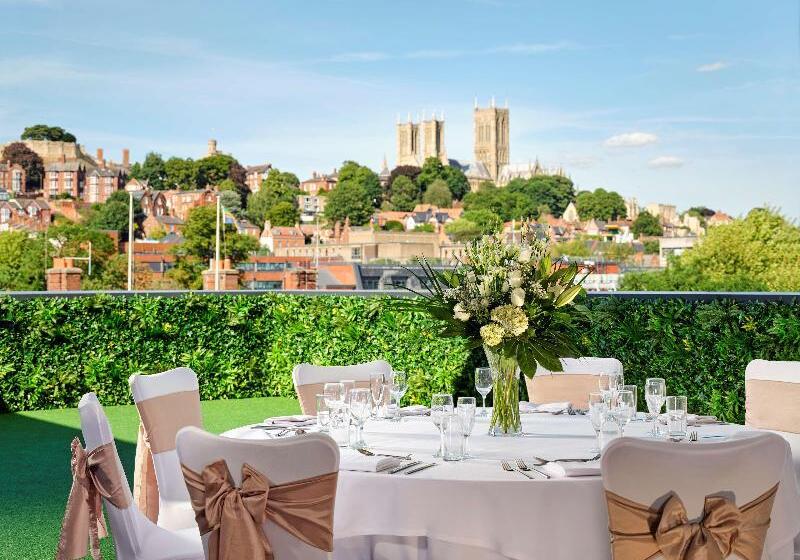 فندق Doubletree By Hilton  Lincoln