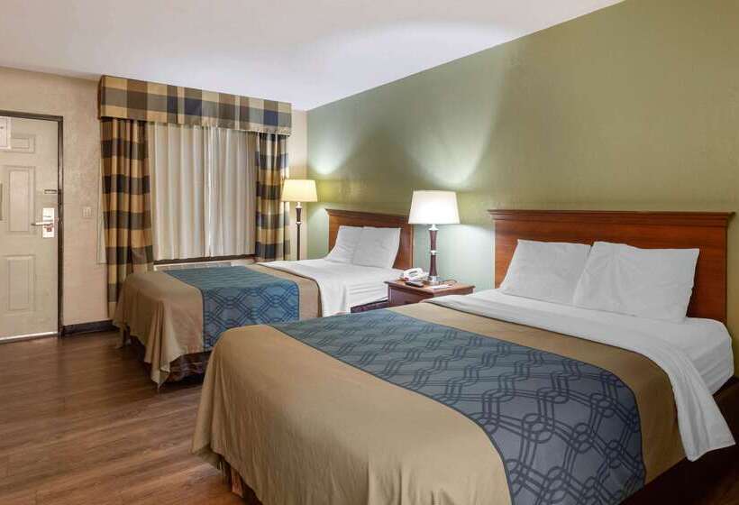 בית מלון כפרי Econo Lodge Belton  Kansas City South