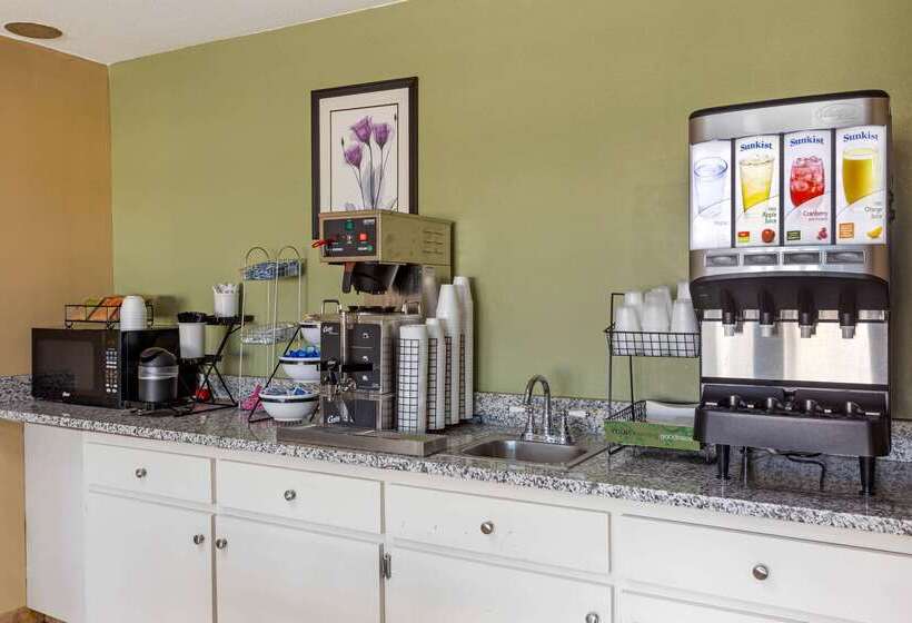 בית מלון כפרי Econo Lodge Belton  Kansas City South