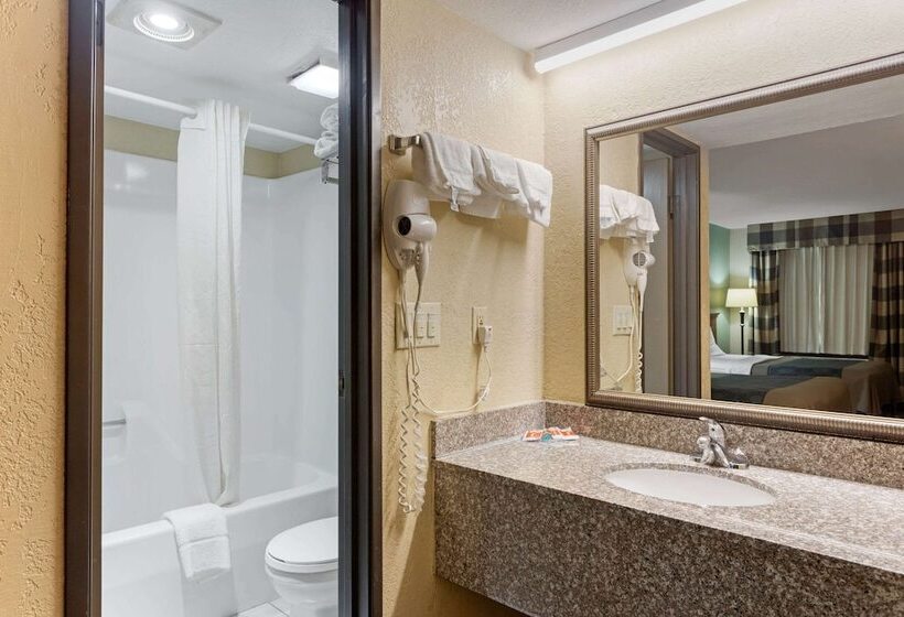 בית מלון כפרי Econo Lodge Belton  Kansas City South