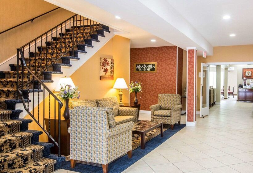 فندق Econo Lodge Lakes Region