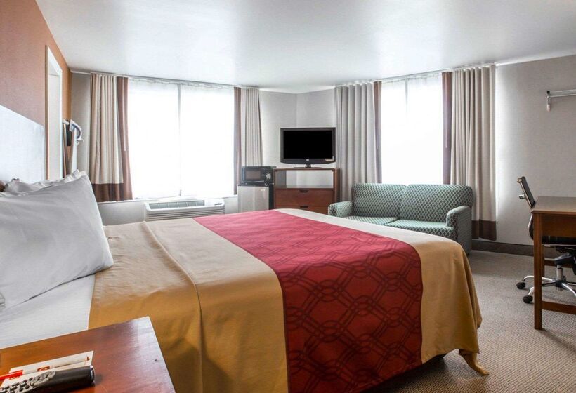 فندق Econo Lodge Lakes Region