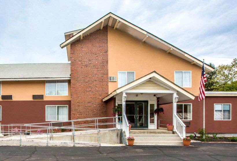 فندق Econo Lodge Lakes Region