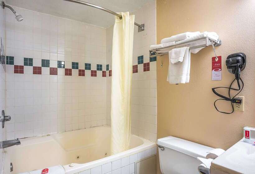 فندق Econo Lodge