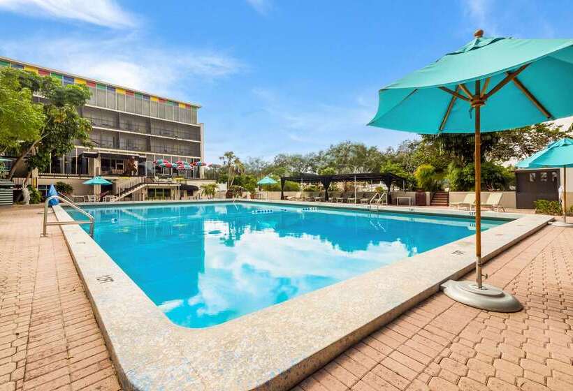 فندق The Block215