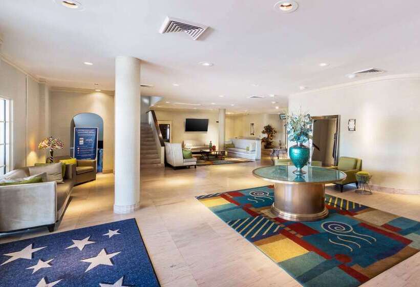 فندق The Block215