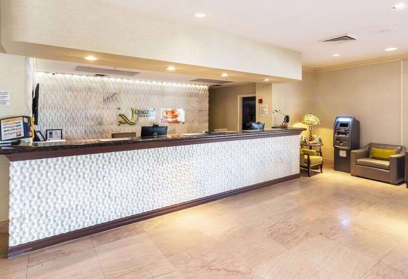 فندق The Block215