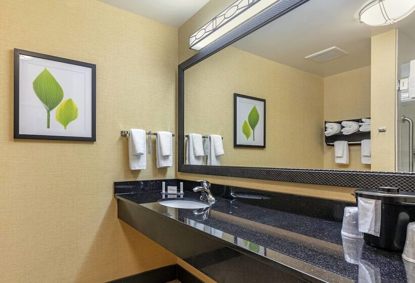 هتل Fairfield Inn & Suites Columbus