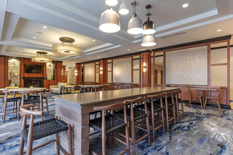 هتل Fairfield Inn & Suites Columbus