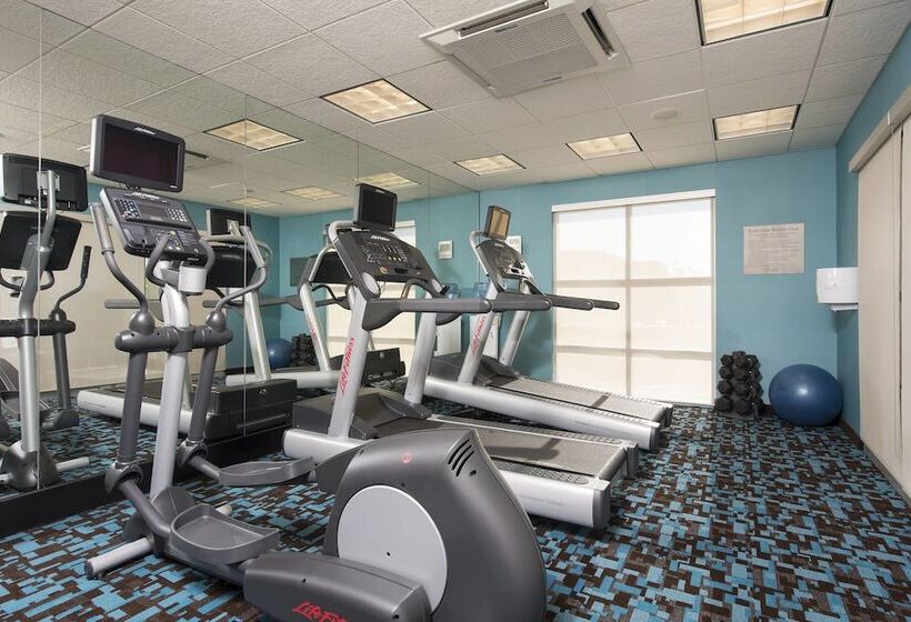 هتل Fairfield Inn & Suites By Marriott Omaha Downtown