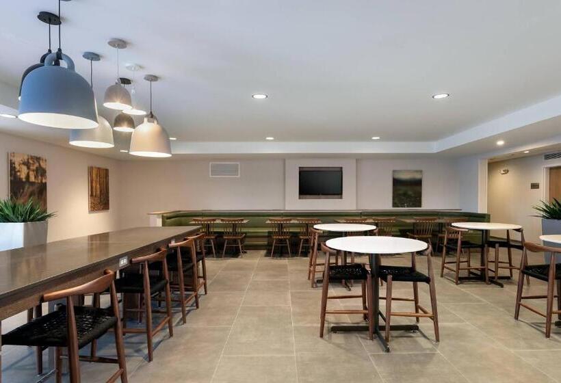 هتل Fairfield Inn & Suites Savannah Airport