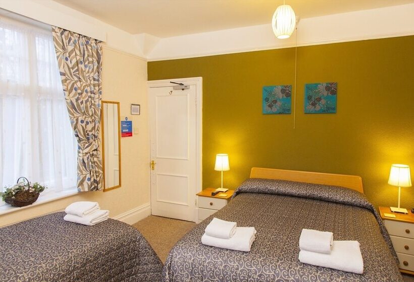 Отель Gatwick Turret Guest House