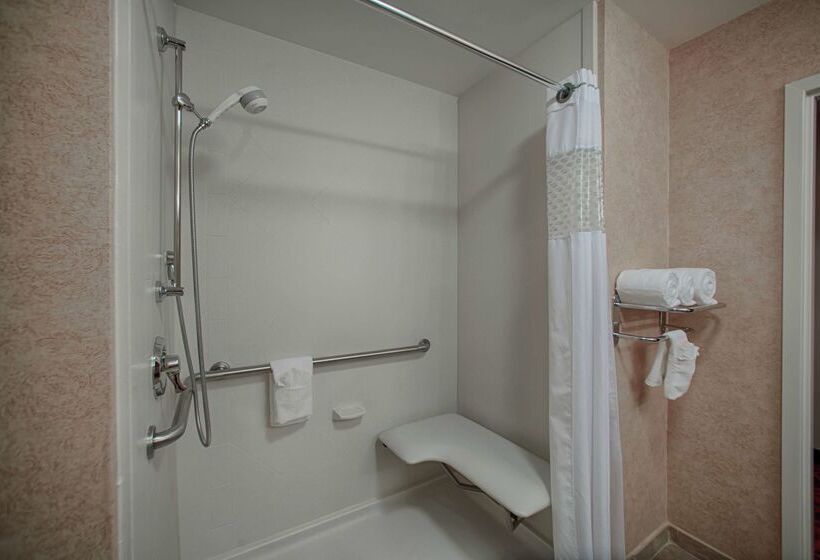 فندق Hampton Inn Atlantacanton