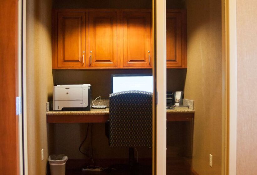 فندق Hampton Inn Mountain Home