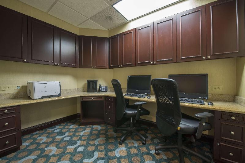 هتل Hampton Inn & Suites Atlanta Airport West/camp Creek Pkwy