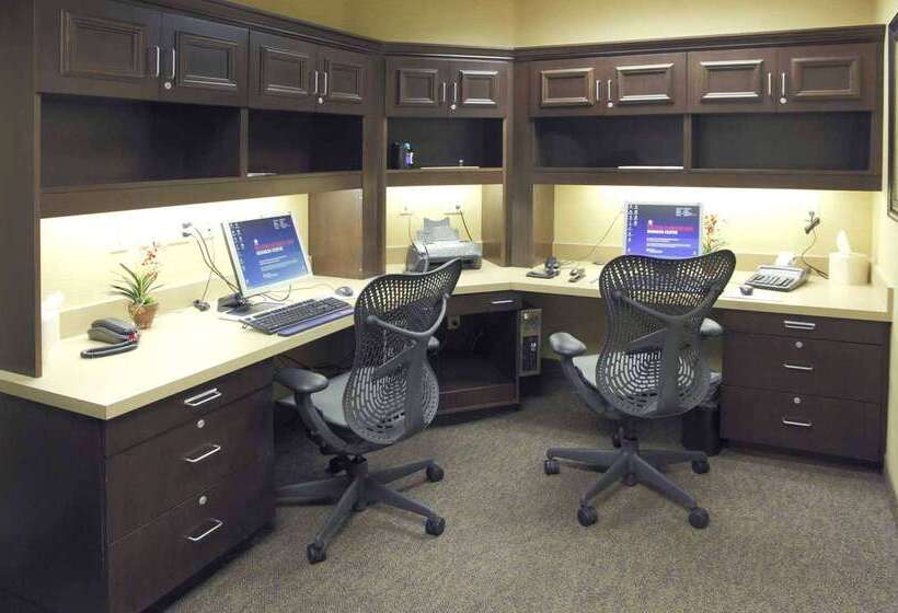 هتل Hilton Garden Inn Clovis