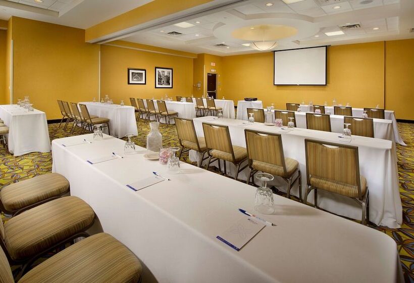 בית מלון כפרי Hilton Garden Inn Indianapolis Northwest