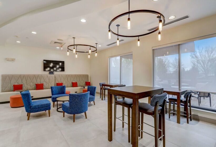 בית מלון כפרי Hilton Garden Inn Indianapolis Northwest