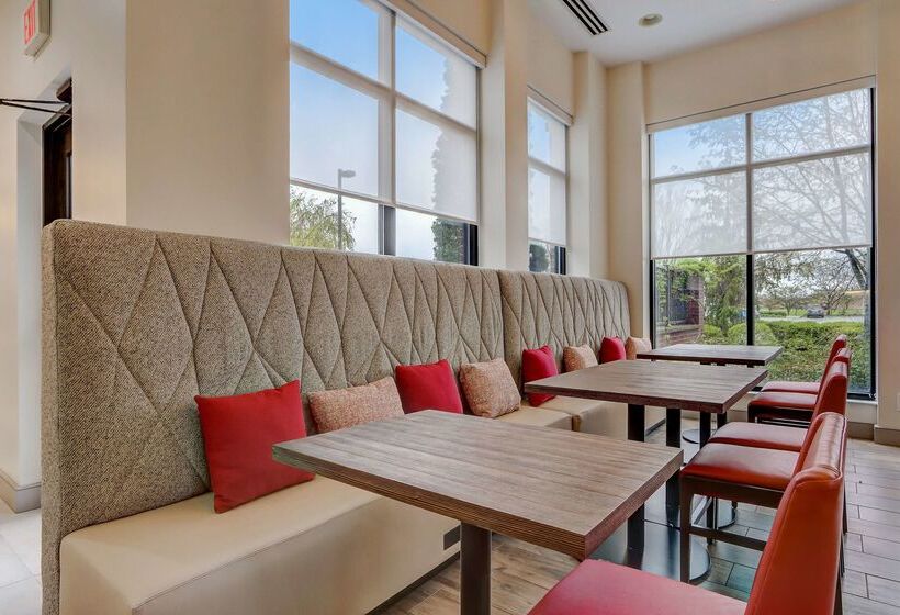 בית מלון כפרי Hilton Garden Inn Indianapolis Northwest