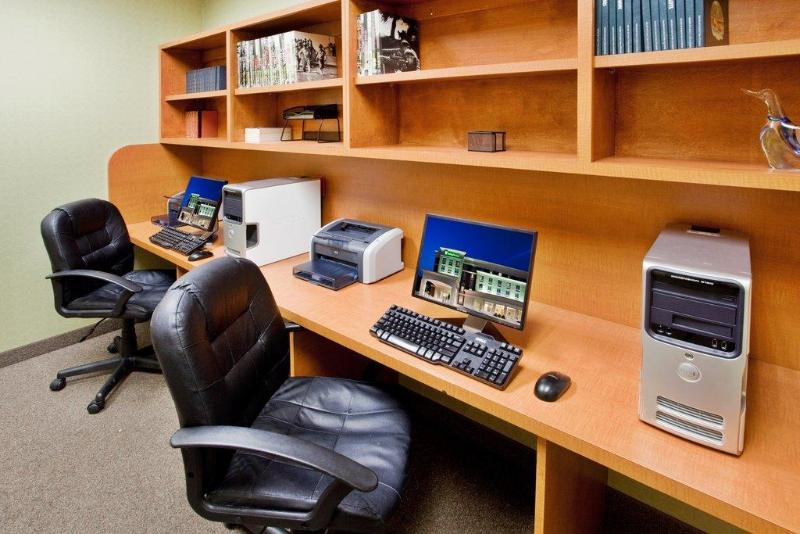 Holiday Inn Hotel & Suites Gateway, An Ihg