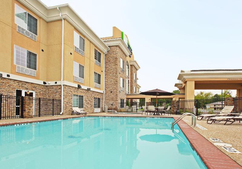 Holiday Inn Express Hotel & Suites Carthage, An Ihg