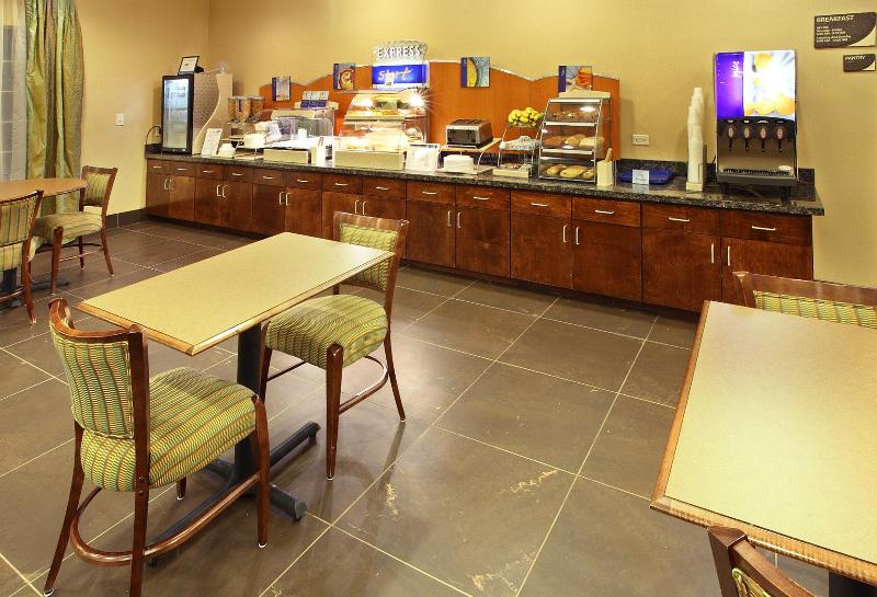 Holiday Inn Express Hotel & Suites Carthage, An Ihg