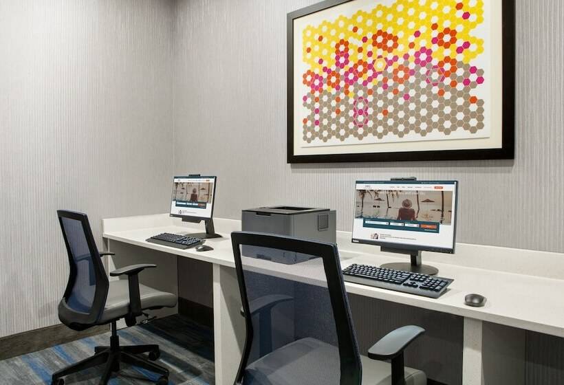 Holiday Inn Express Hotel & Suites Norfolk Airport, An Ihg