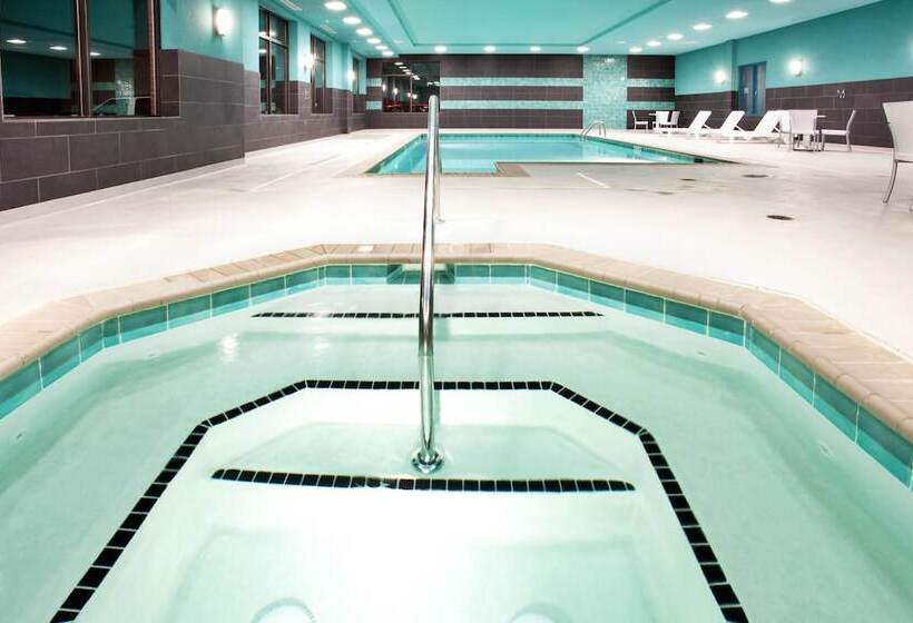 Holiday Inn Express Hotel & Suites Norfolk Airport, An Ihg