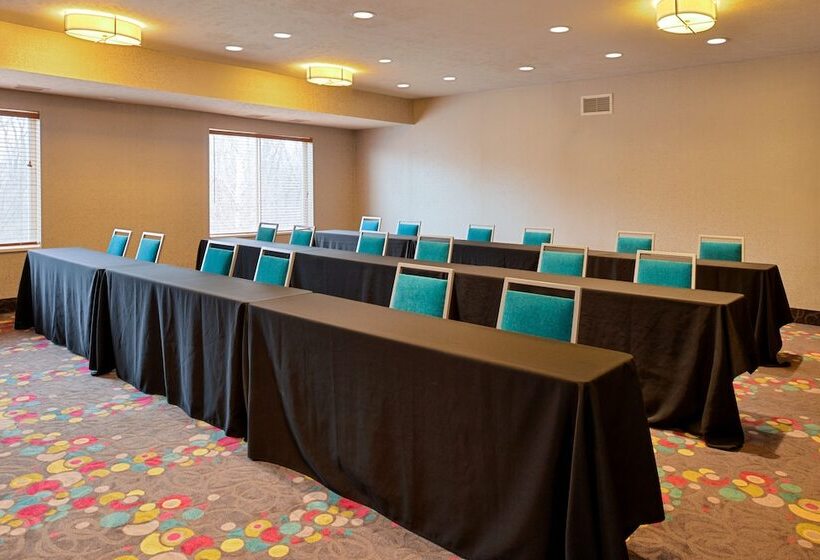 Holiday Inn Express Hotel & Suites Omaha West, An Ihg