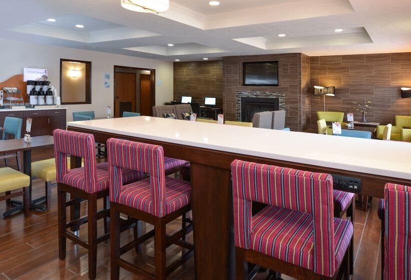 Holiday Inn Express Hotel & Suites Omaha West, An Ihg
