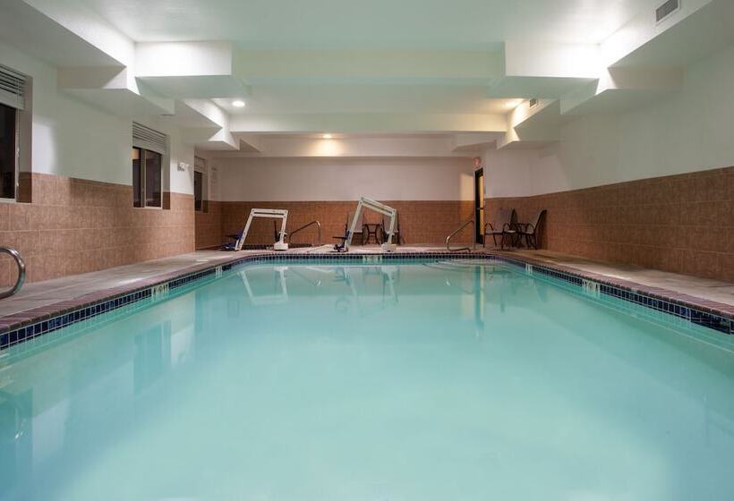 فندق Holiday Inn Express Newport, An Ihg