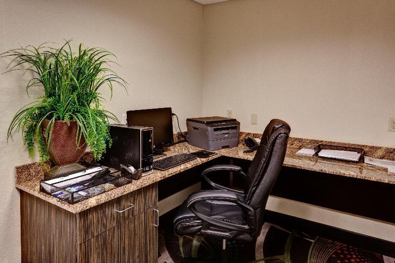 فندق Holiday Inn Express Northwest Maize, An Ihg