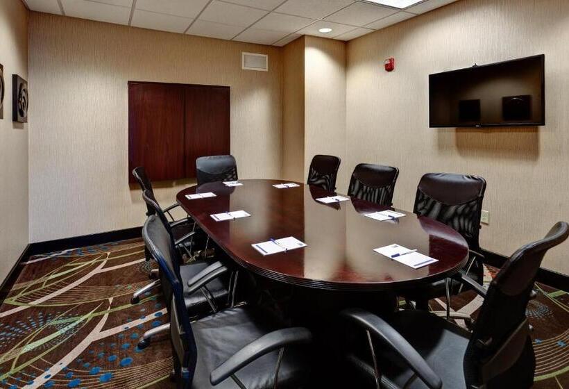 فندق Holiday Inn Express Northwest Maize, An Ihg