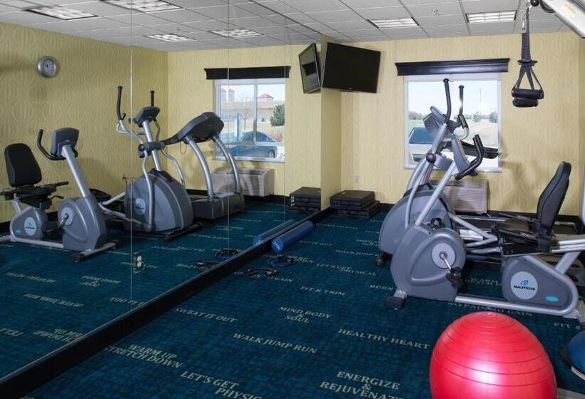 فندق Holiday Inn Express Northwest Maize, An Ihg