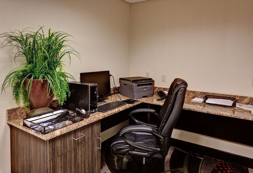 فندق Holiday Inn Express Northwest Maize, An Ihg