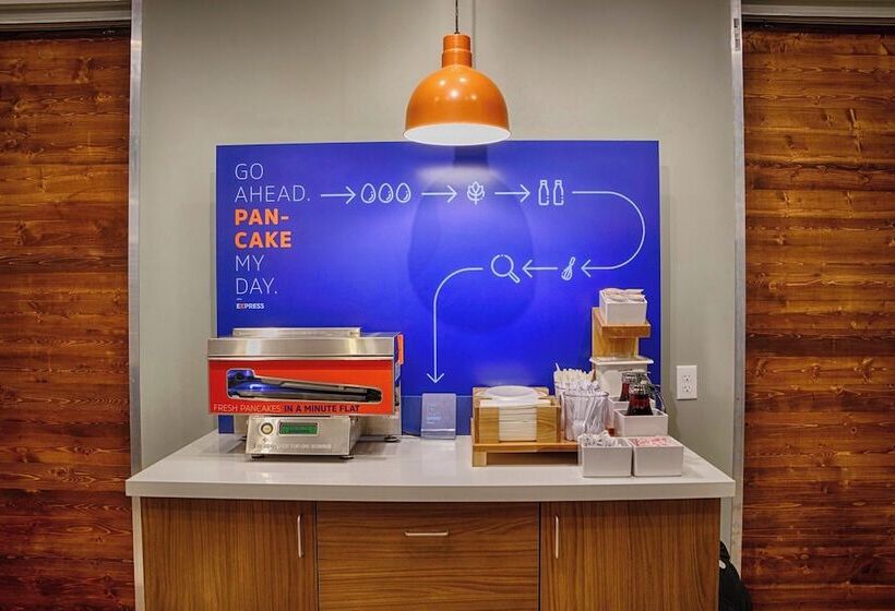 فندق Holiday Inn Express Northwest Maize, An Ihg