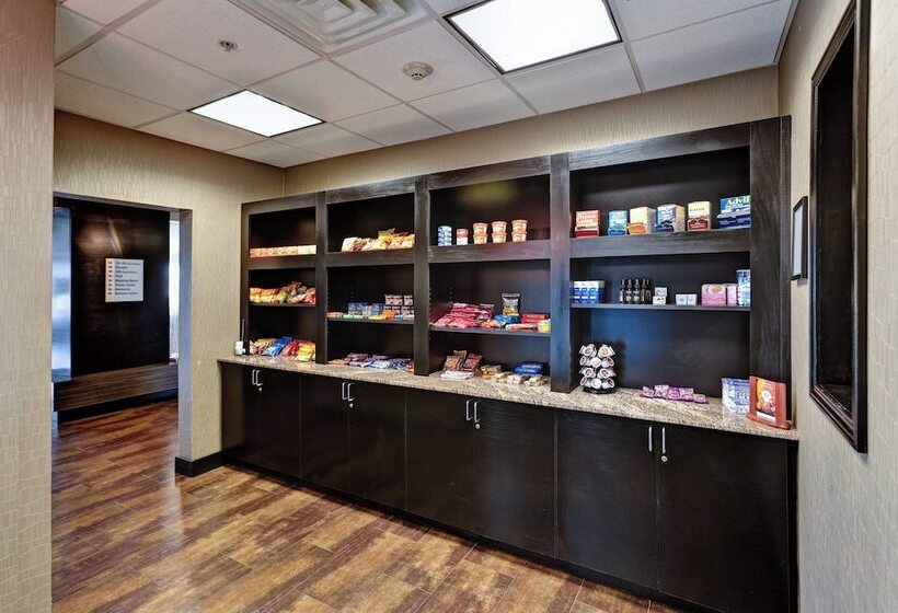 فندق Holiday Inn Express Northwest Maize, An Ihg