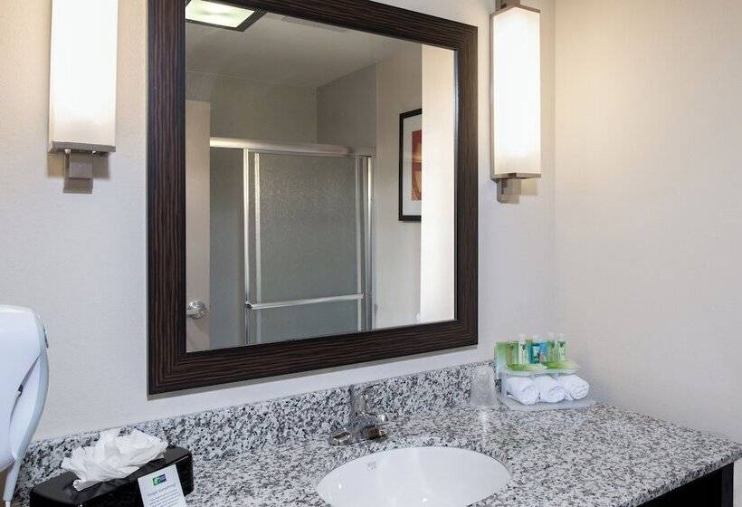 فندق Holiday Inn Express Northwest Maize, An Ihg