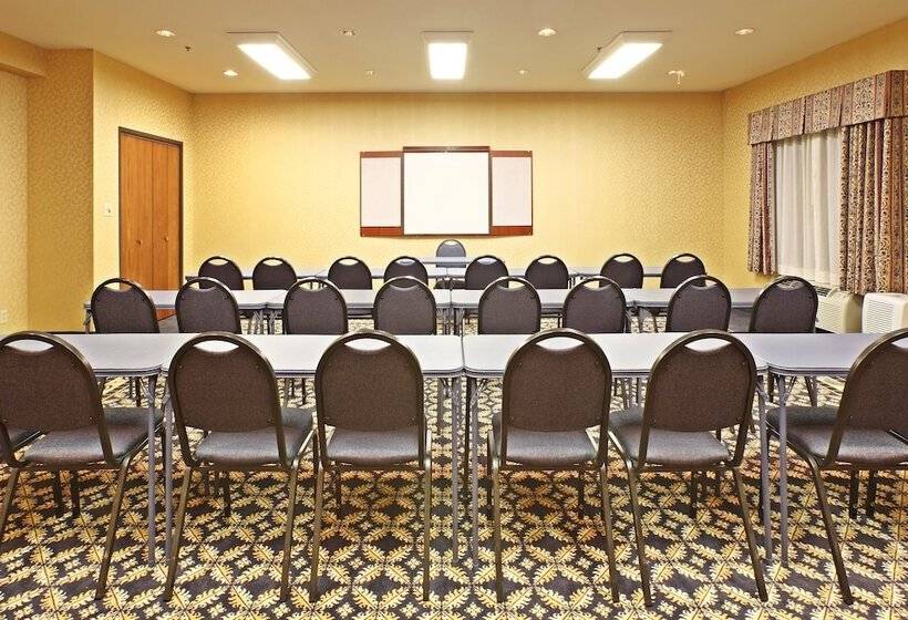 Holiday Inn Express Hotels & Suites Mountain Home, An Ihg