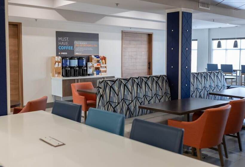 Holiday Inn Express Hotels & Suites Mountain Home, An Ihg