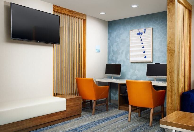 فندق Holiday Inn Express & Suites Bridgeport, An Ihg