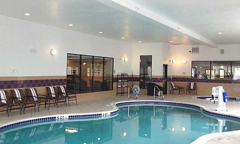 فندق Holiday Inn Express & Suites Bridgeport, An Ihg