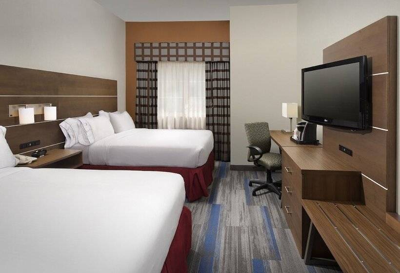 בית מלון כפרי Holiday Inn Express & Suites Charlottesville   Ruckersville, An Ihg