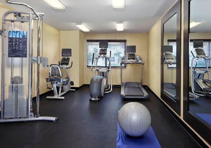בית מלון כפרי Holiday Inn Express & Suites Naples Downtown   5th Avenue, An Ihg
