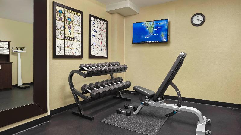 בית מלון כפרי Holiday Inn Express & Suites Naples Downtown   5th Avenue, An Ihg