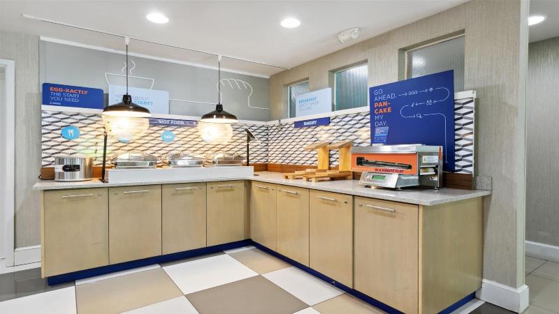 Отель Holiday Inn Express Williamsburg North, An Ihg