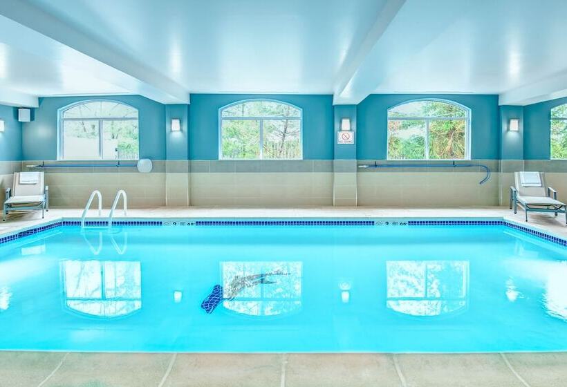 فندق Holiday Inn Express Woodbridge, An Ihg