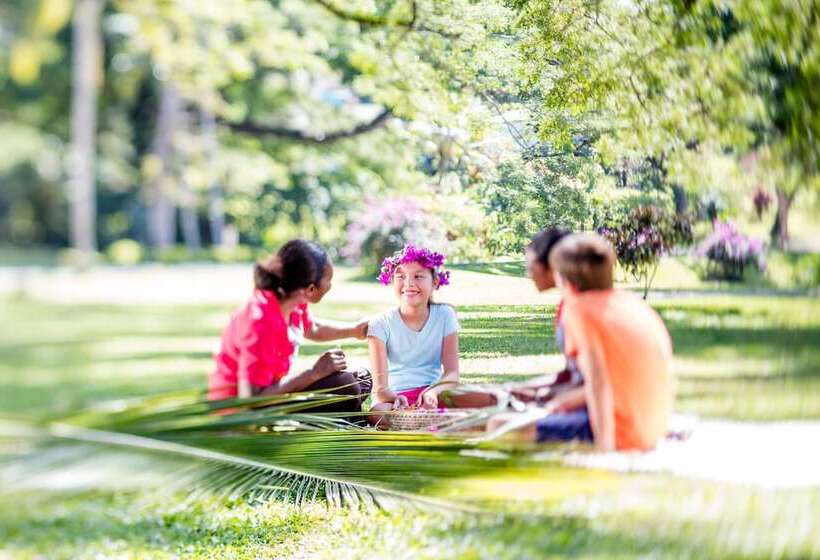 هتل Holiday Inn Resort Vanuatu, An Ihg